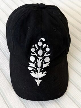 FREE PEOPLE Movement
Women's Big Buti Baseball Cap Black White NWOT